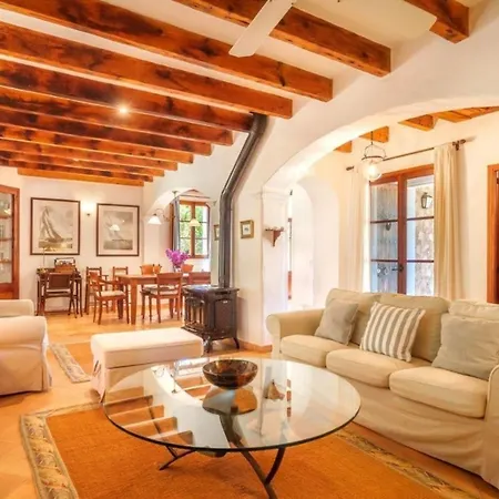 Luxurioeses Mit Pool Fuer 12 Personen, Nur 3 Km Von Und Dem Entfernt Holiday home Pollenca