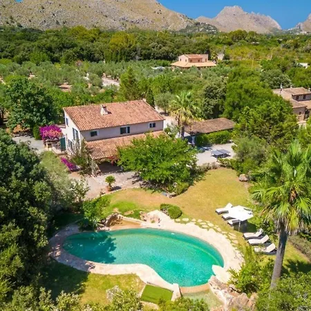 Luxurioeses Mit Pool Fuer 12 Personen, Nur 3 Km Von Und Dem Entfernt Holiday home *